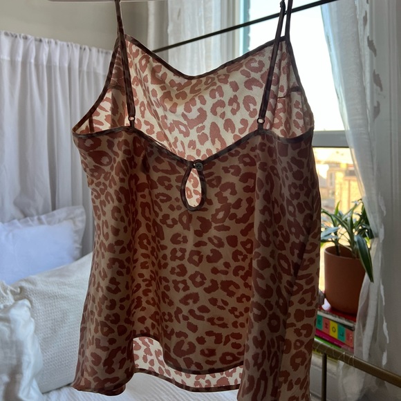 Victoria’s Secret Silk Pink Leopard Print Pajamas Set - Picture 4 of 4